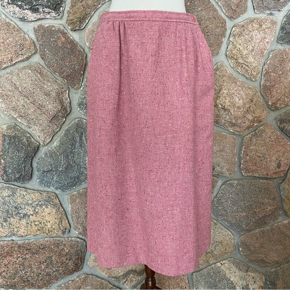 🌹Beautiful Rose coloured Vintage blazer and skirt set - Picture 5 of 13